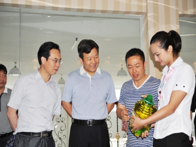 浏阳市市委副书记、市长曹立军一行来美津园浏阳工厂进行视察与指导工作